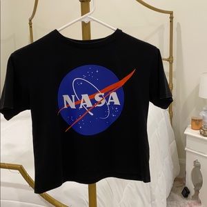 Cute trendy body crop top from Forever 21❤️💙🤍